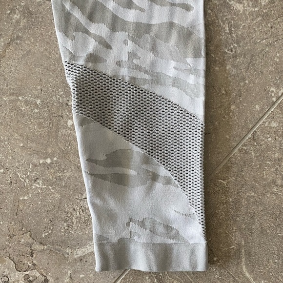 NWOT Ryderwear Camo Seamless High Waisted Leggings - S Light Grey Camoflaugr - Picture 11 of 16
